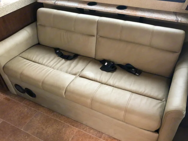 Thor Motor Coach Chateau 2017