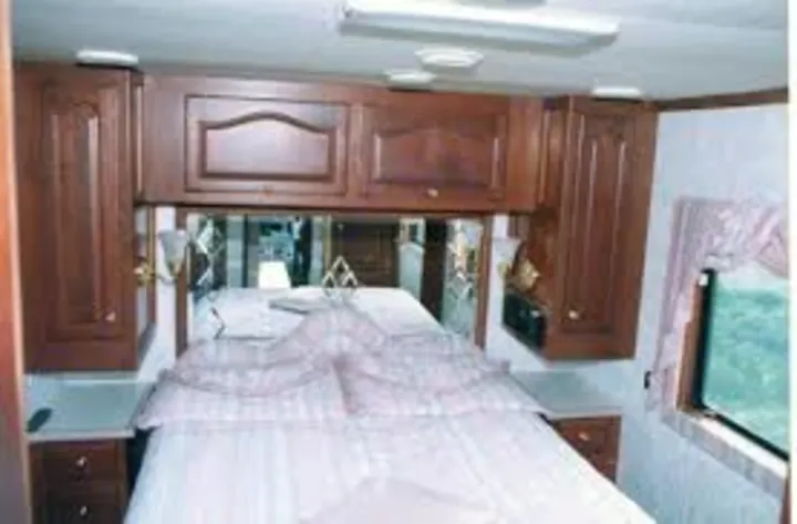 Master Suite. Newmar London Aire 1996