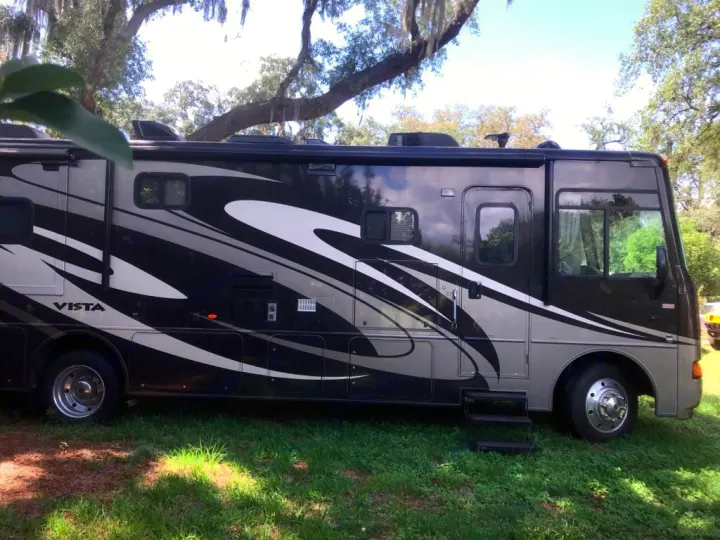 Winnebago Vista 2012