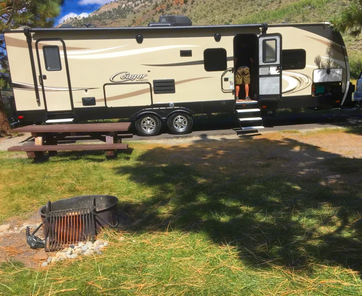 29 Ft Cougar with King Bed and oversized bunk beds. Keystone Cougar 2018