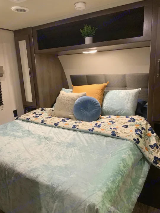 Feel at home in the Master Bedroom with modern decor and sleep comfortably on the upgraded Queen mattress.. Grand Design Other 2021