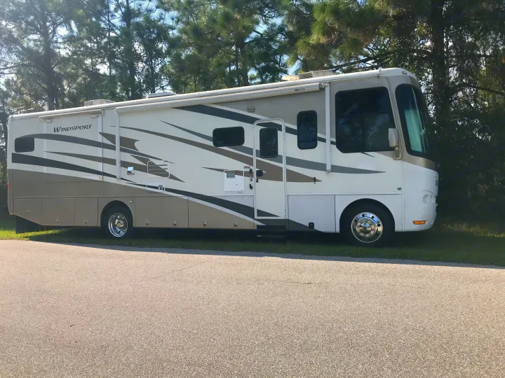 Thor Motor Coach Windsport 2008
