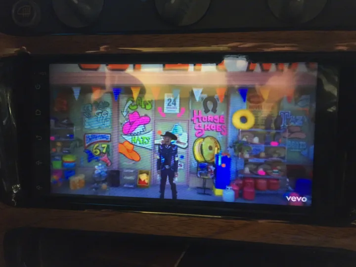 Android head unit plays blu-tooth (YouTube)   and usb music videos. Chevrolet Other 2000