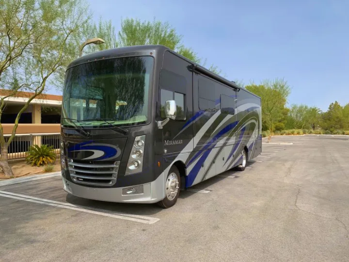 Thor Miramar 35.2. Thor Motor Coach Miramar 35.2 2020