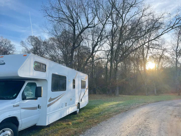 Thor Motor Coach Four Winds Majestic 2016