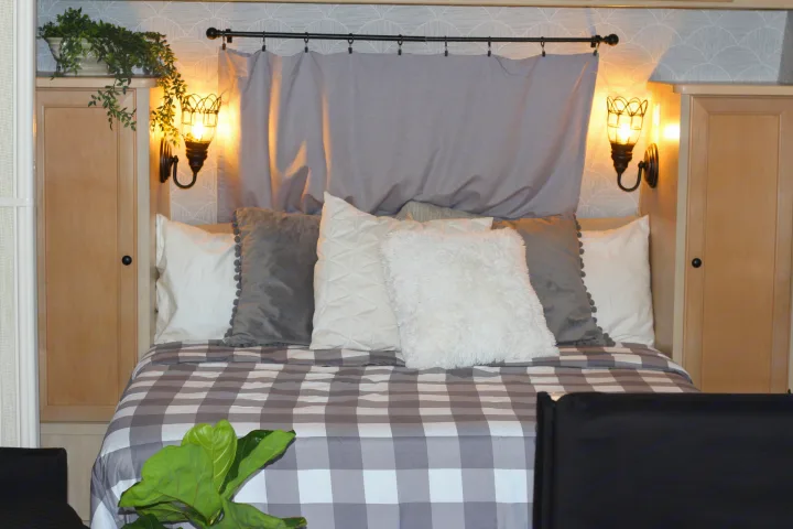 The master bedroom has a brand new mattress with a queen sized bed and lots of closet space and drawers. . Forest River Surveyor 2004
