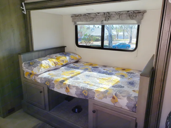 Coachmen Apex 2021