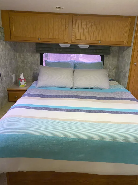 Memory foam mattress. Walk around on each side!. Winnebago Access 2007