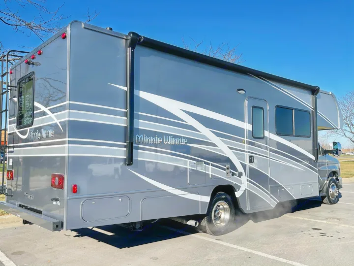 Winnebago Minnie Winnie 26T 2021