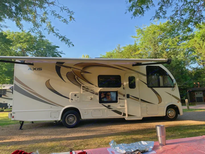 Thor Motor Coach Axis 2019