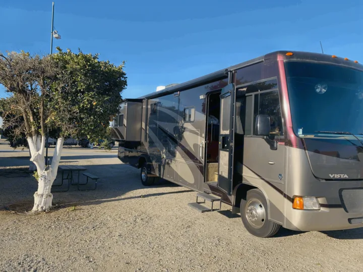 Orange Grove RV Park . Winnebago Vista 2011
