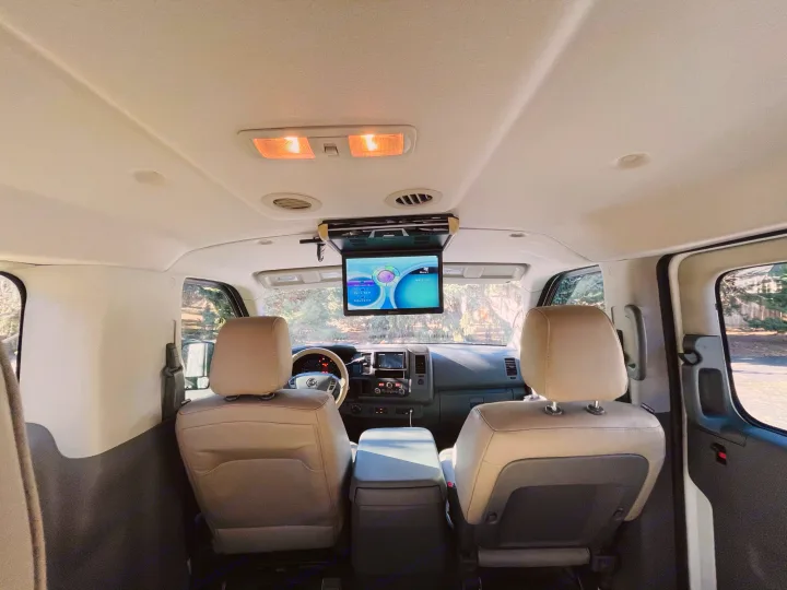 17” DVD TV. Nissan NV 3500 HD 2020