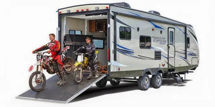Coachmen Freedom Express 2017