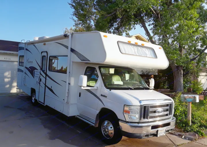 A. Coachmen Freelander 2011
