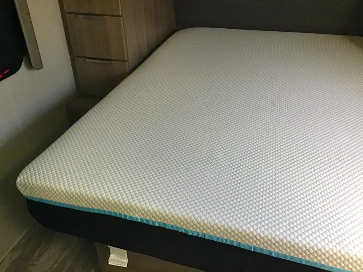 RESEDENTIAL  NEW MEMORY FOAM 60 " X 80 " . Grand Design 2250RK 2021