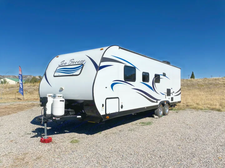 Pacific Coachworks Sea Breeze 2016