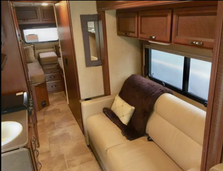 Thor Motor Coach Vegas 2015