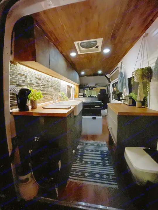 Van Serenity. Mercedes-Benz Sprinter 2017
