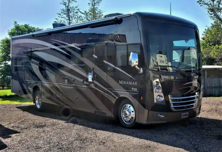 Thor Motor Coach Miramar 2016