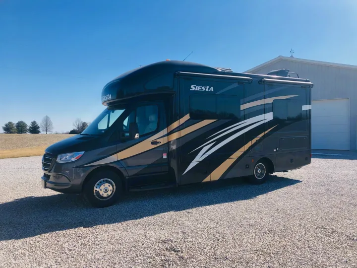 Perfect size RV for your vacay. Other Siesta 2020