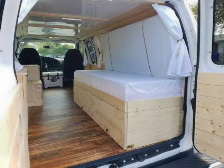 Ford Econoline 2006