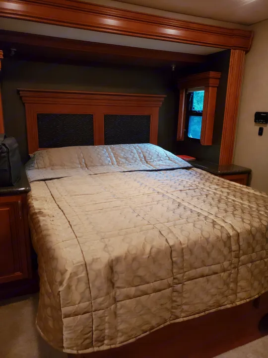 New memory foam mattress with comfort topper. Monaco Monarch 2012