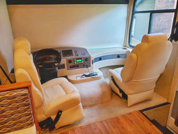 Both seats swivel fully to face interior. Monaco Monarch 2012
