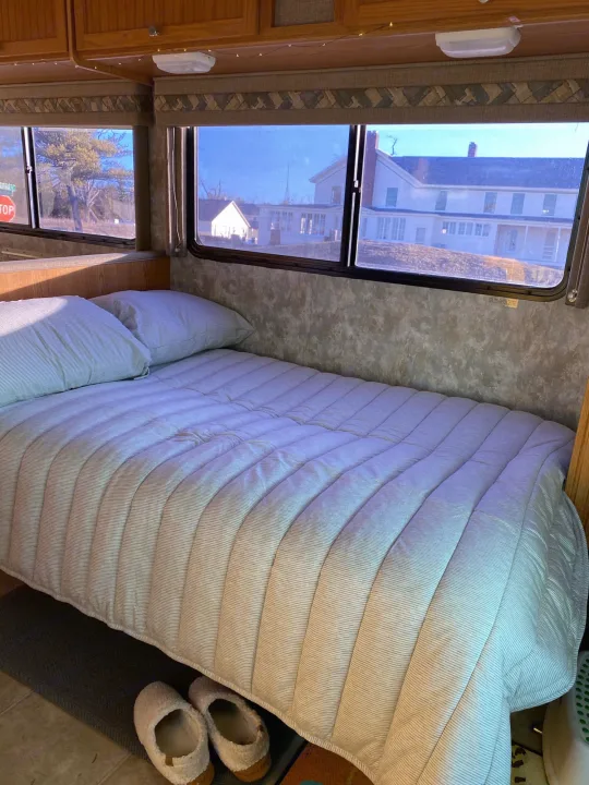 couch bunk (full). Winnebago Access 2007