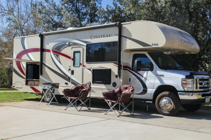 Awning, 2 camping chairs, outdoor TV, outdoor kitchen makes the perfect camping trip!. Thor Motor Coach Chateau 2017