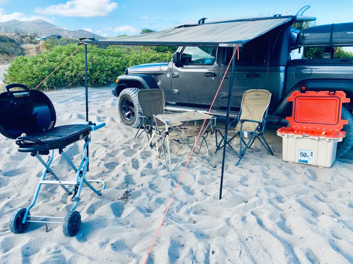 Everything you need for a day spent at the beach or camping . Jeep Gladiator 2020