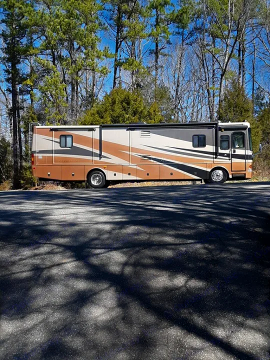 This is what you are taking on your RV Rental Vacation!  Everything has been done for you!  Now, you can begin to relax.. Fleetwood Providence 2004