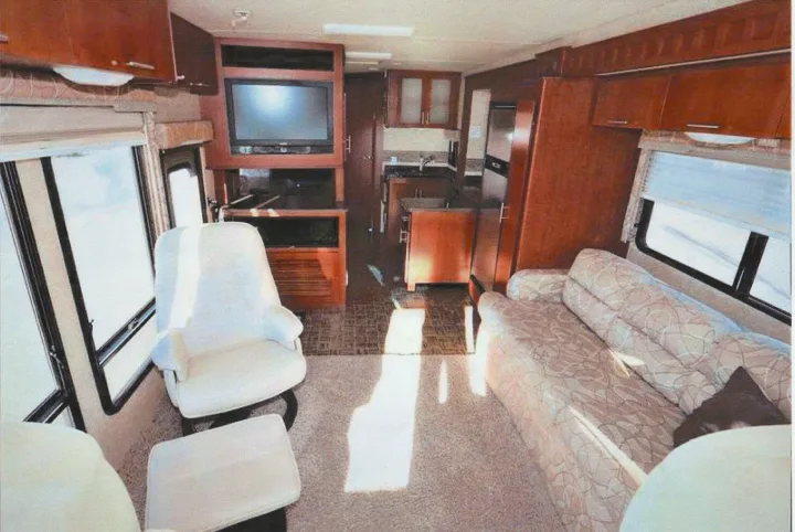 Thor Motor Coach Four Winds Magellan 2009