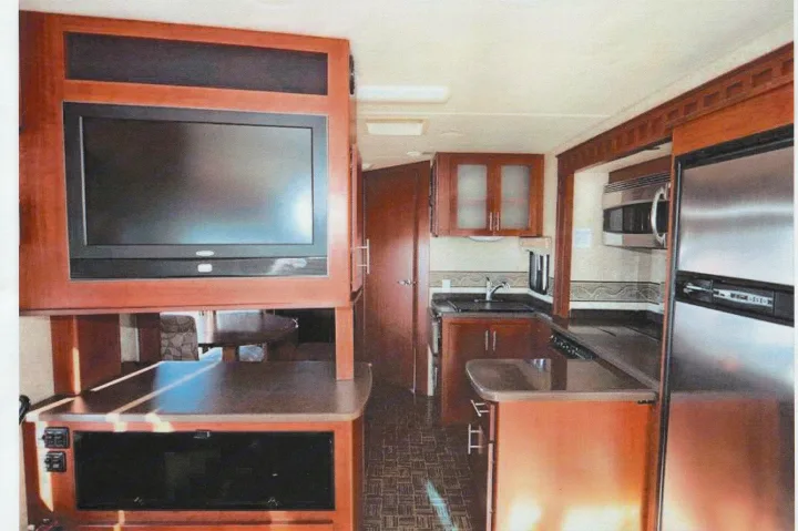 Thor Motor Coach Four Winds Magellan 2009