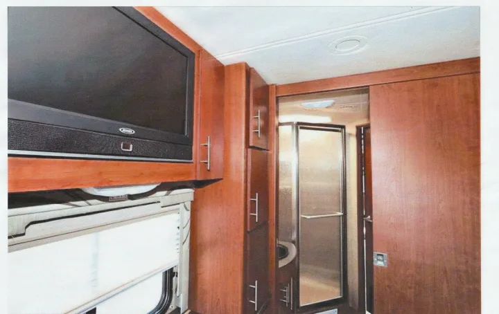 Thor Motor Coach Four Winds Magellan 2009
