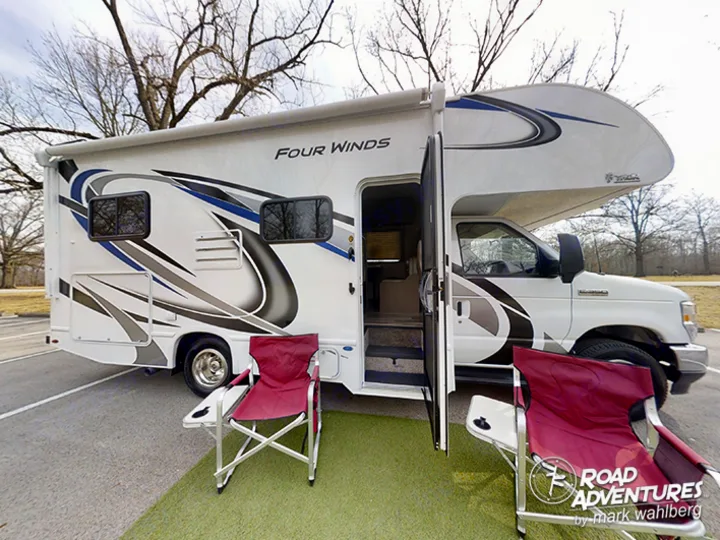 Entry door. Thor Motor Coach Four Winds 22E 2022