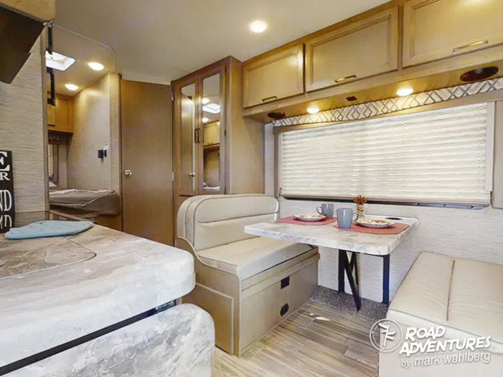 Dinette. Thor Motor Coach Four Winds 22E 2022
