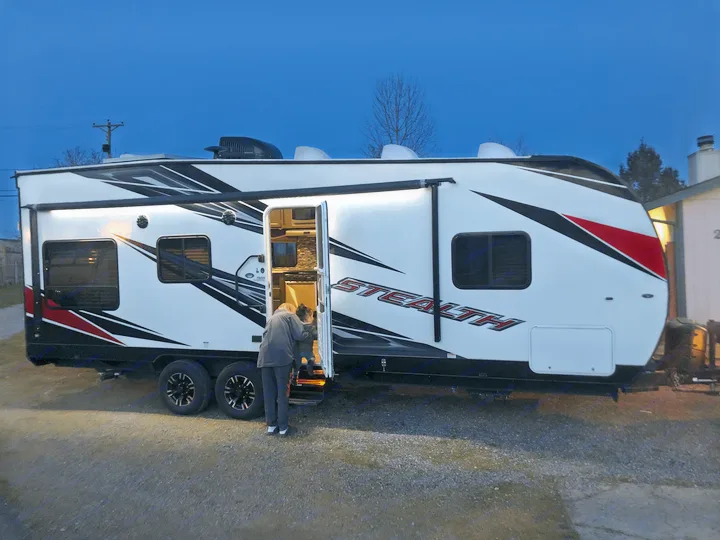 Forest River Stealth 2017
