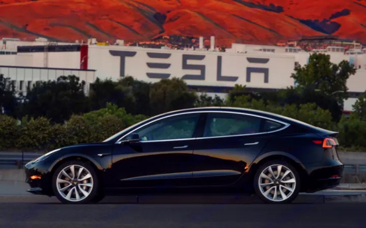 Tesla 3 2019