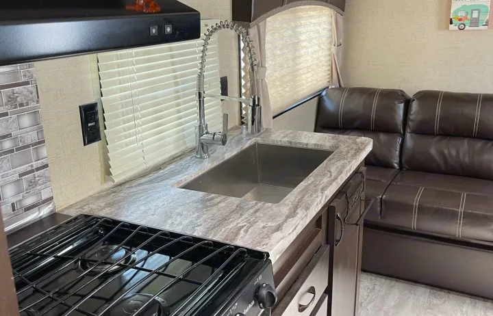 Rv Camper Della Terra east west 2020