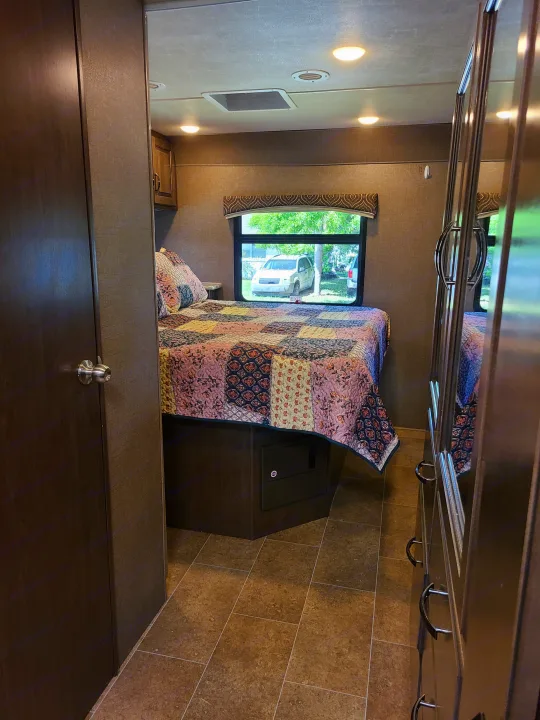 Thor Motor Coach Chateau 2018