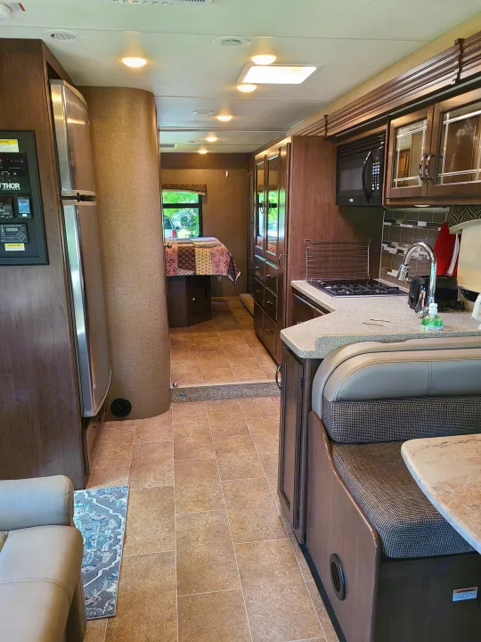 Thor Motor Coach Chateau 2018