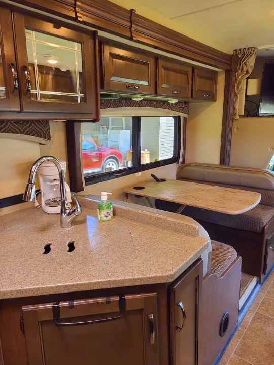 Thor Motor Coach Chateau 2018