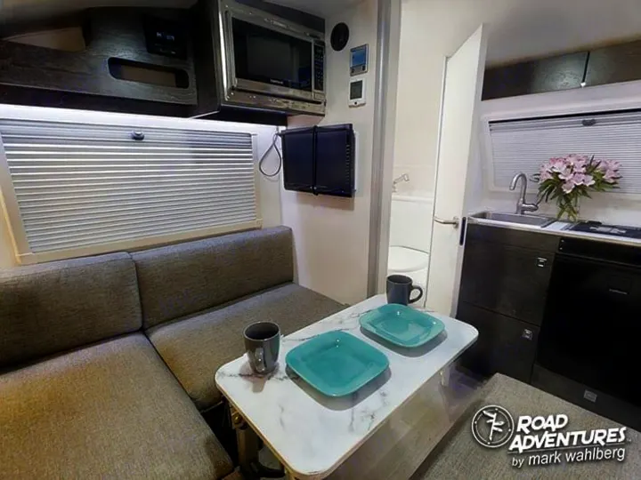 Dinette that converts to your sleeping area. nuCamp T@B 320 S 2021