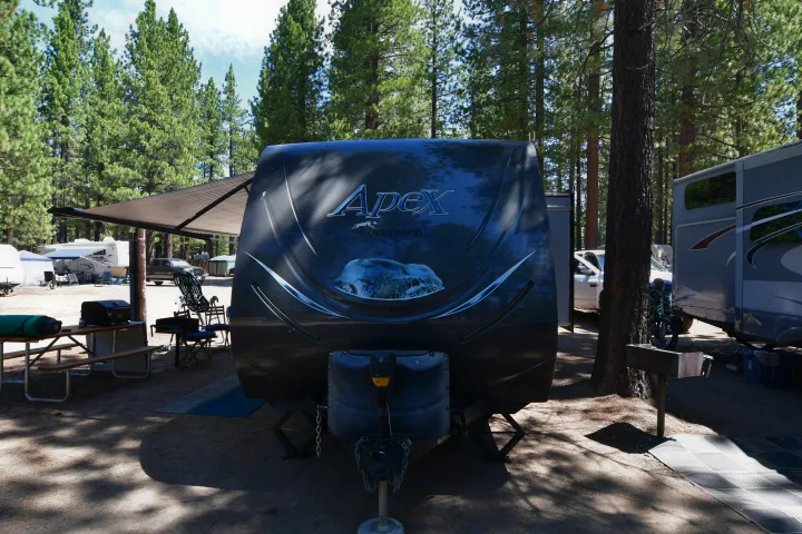 Coachmen Apex 2015