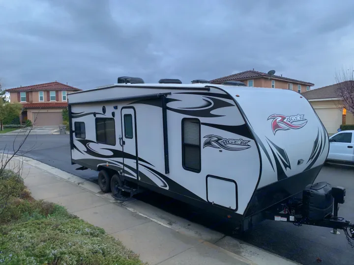 Pacific Coachworks Rage'N 2019