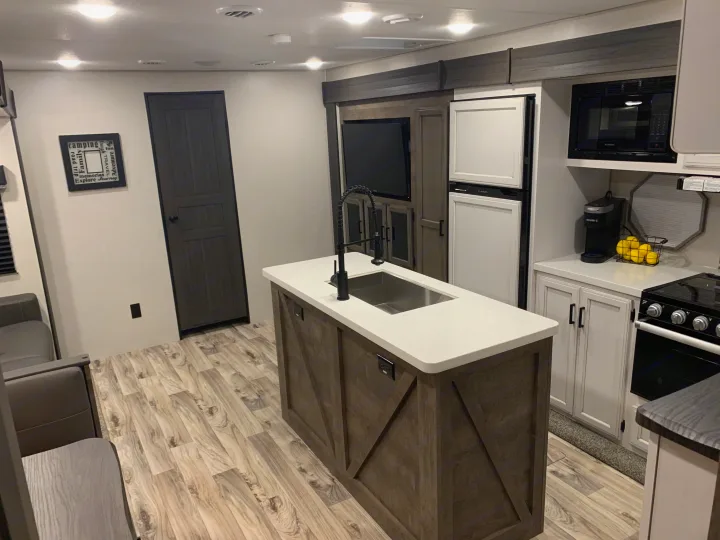 Venture Rv Sporttrek 2021