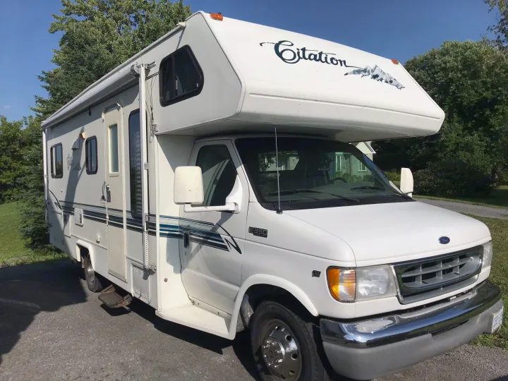 Betsy. Ford Ford E350 2000