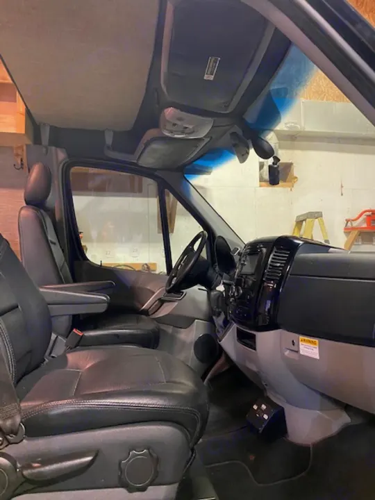Mercedes AS NEW SPRINTER 4 BERTH DISCOVERY AUTO TURBO DIESEL 2013