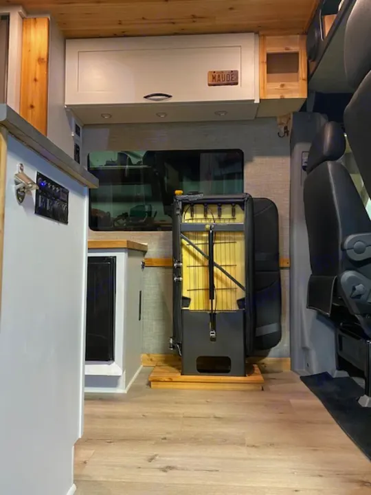 Mercedes AS NEW SPRINTER 4 BERTH DISCOVERY AUTO TURBO DIESEL 2013