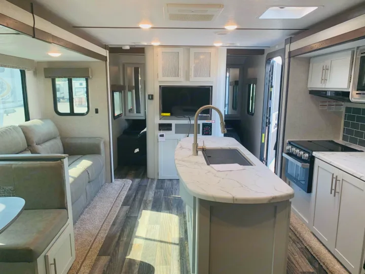Beautiful Interior - Immaculate Condition. Keystone Bullet 2020